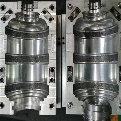 Kako očistiti kalup za puhanje s 4 šupljine?